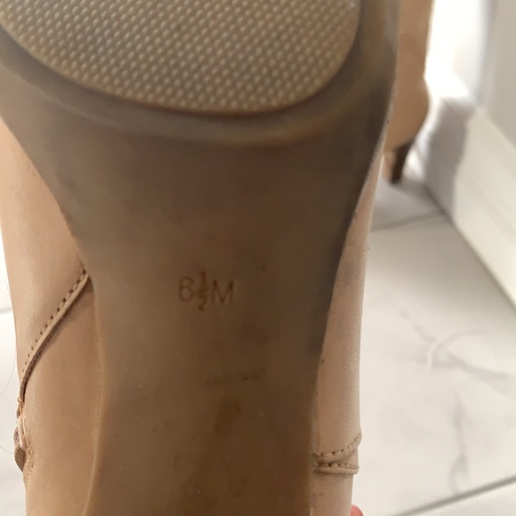 Classic Ralph Lauren Camel Leather Boots - Picture 6 of 7